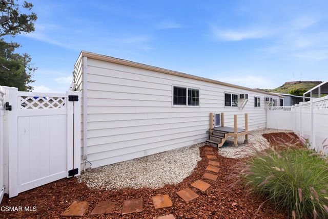 24 La Encina, Newbury Park, CA 91320