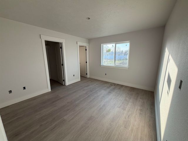 2105 N Sipple Rd, Spokane Valley, WA 99212