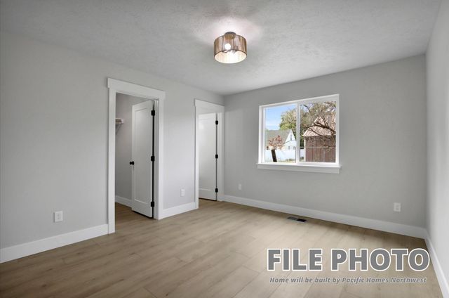 2105 N Sipple Rd, Spokane Valley, WA 99212