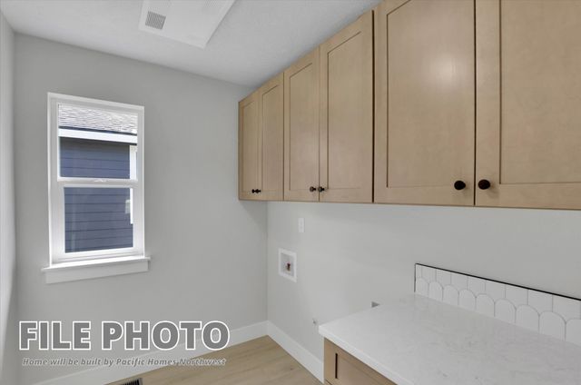 2105 N Sipple Rd, Spokane Valley, WA 99212