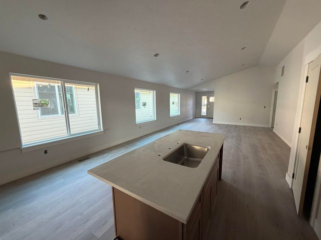 2105 N Sipple Rd, Spokane Valley, WA 99212