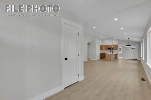 2105 N Sipple Rd, Spokane Valley, WA 99212