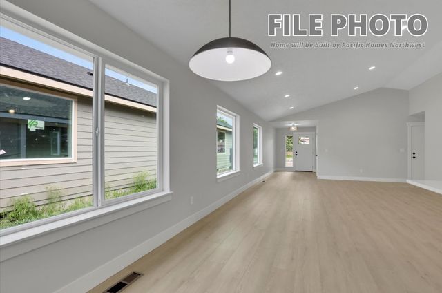 2105 N Sipple Rd, Spokane Valley, WA 99212