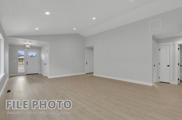 2105 N Sipple Rd, Spokane Valley, WA 99212