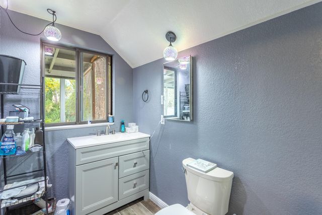 6188 Happy Valley Road, Anderson, CA 96007