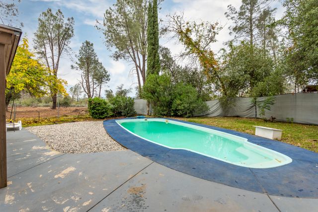 6188 Happy Valley Road, Anderson, CA 96007