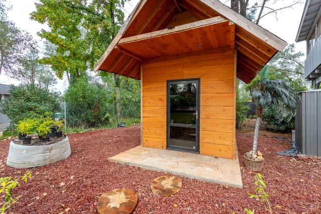 6188 Happy Valley Road, Anderson, CA 96007