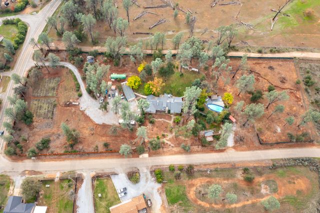 6188 Happy Valley Road, Anderson, CA 96007