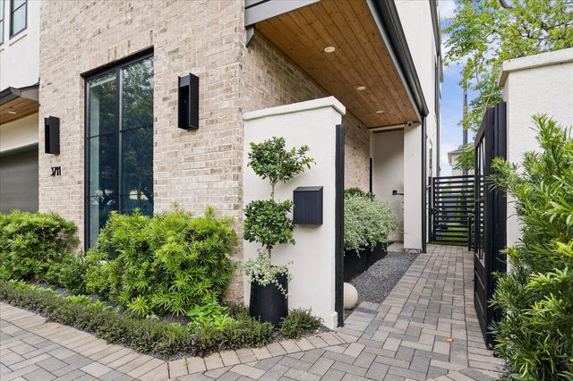3711 University Boulevard, Southside Place, TX 77005