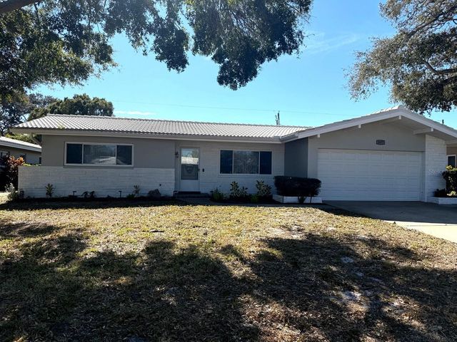 2077 ENVOY COURT, Clearwater, FL 33764