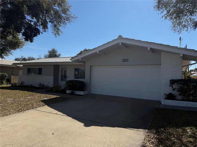 2077 ENVOY COURT, Clearwater, FL 33764