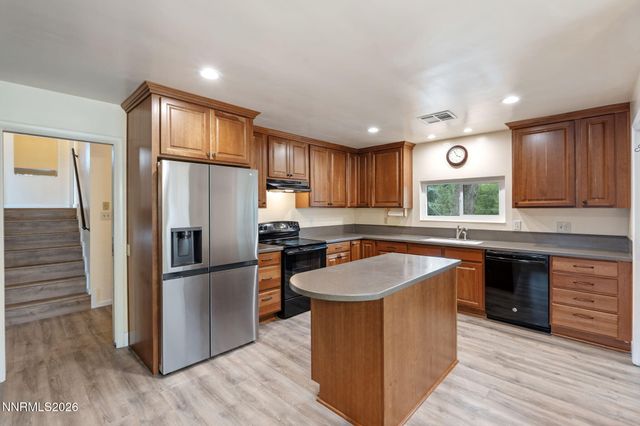2490 W Moana Lane, Reno, NV 89509