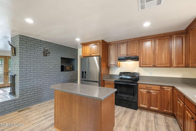 2490 W Moana Lane, Reno, NV 89509