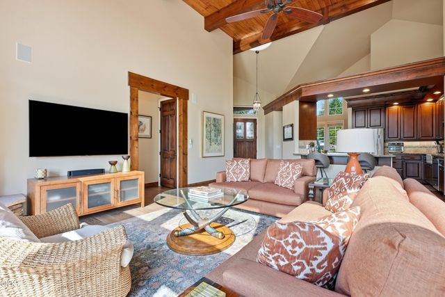 61927 Fall Creek Loop, Bend, OR 97702