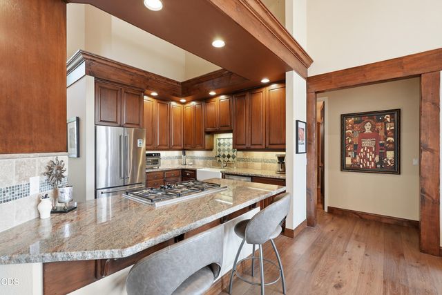61927 Fall Creek Loop, Bend, OR 97702