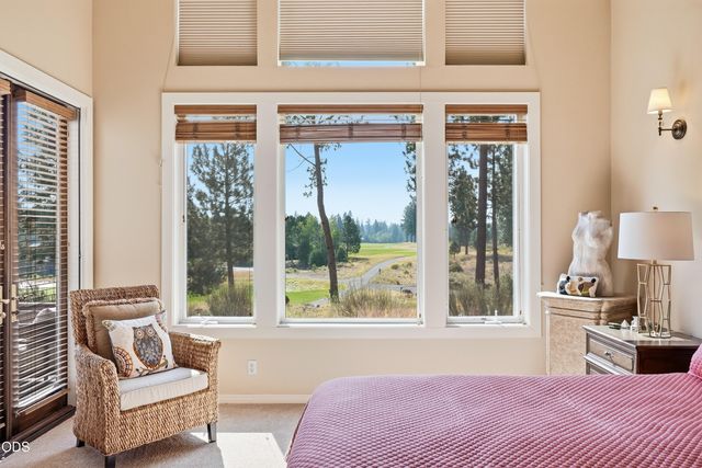61927 Fall Creek Loop, Bend, OR 97702