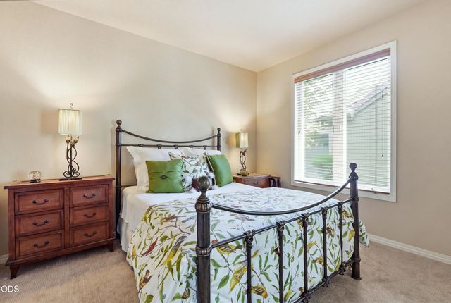 61927 Fall Creek Loop, Bend, OR 97702