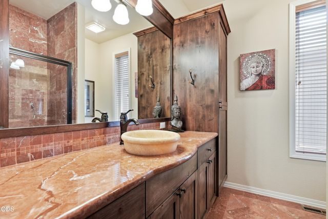 61927 Fall Creek Loop, Bend, OR 97702