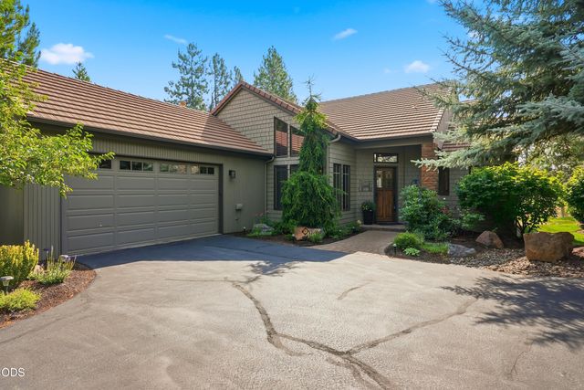 61927 Fall Creek Loop, Bend, OR 97702