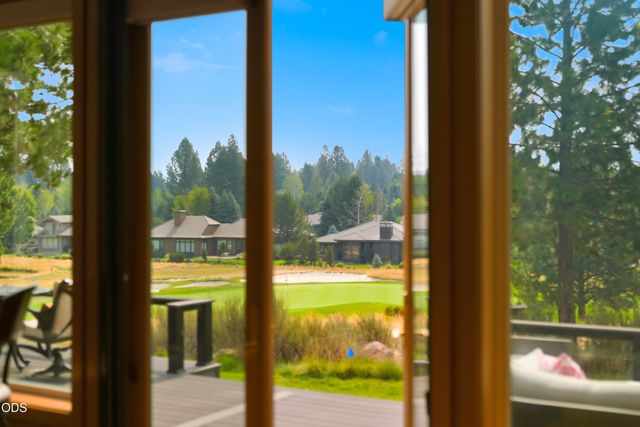 61927 Fall Creek Loop, Bend, OR 97702
