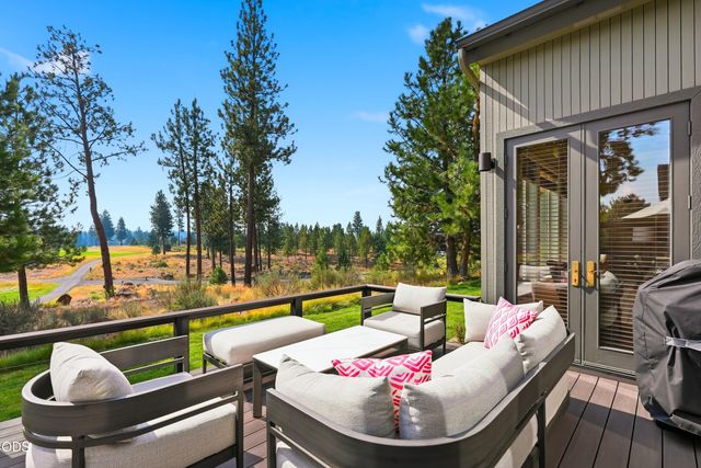 61927 Fall Creek Loop, Bend, OR 97702
