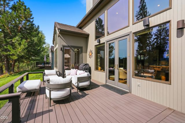 61927 Fall Creek Loop, Bend, OR 97702