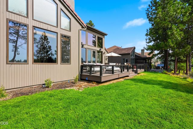 61927 Fall Creek Loop, Bend, OR 97702