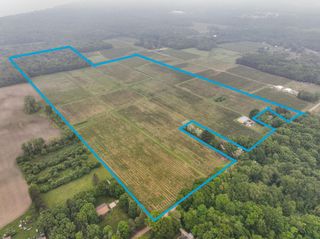 2031 Lynch Rd Road, Benton Harbor, MI 49022