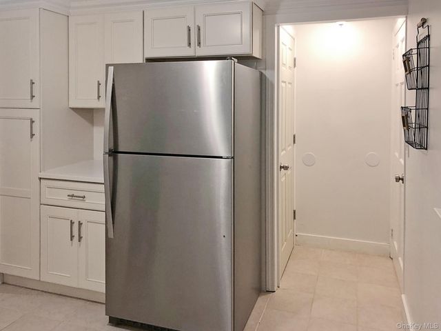 69 Hill Drive, Riverhead, NY 11901