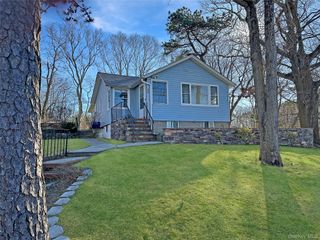 69 Hill Drive, Riverhead, NY 11901