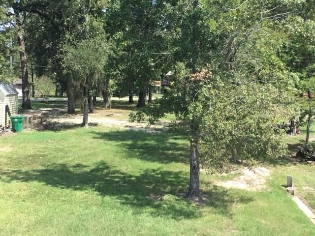 351 S Lakeside Drive, Huntsville, TX 77320