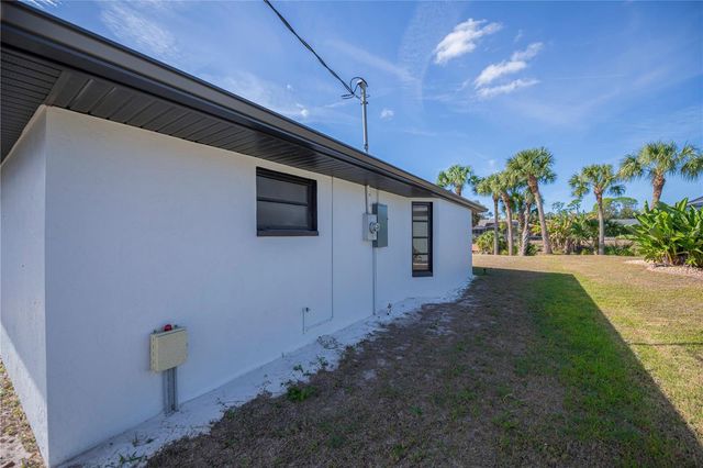 1197 DORCHESTER STREET, Port Charlotte, FL 33952