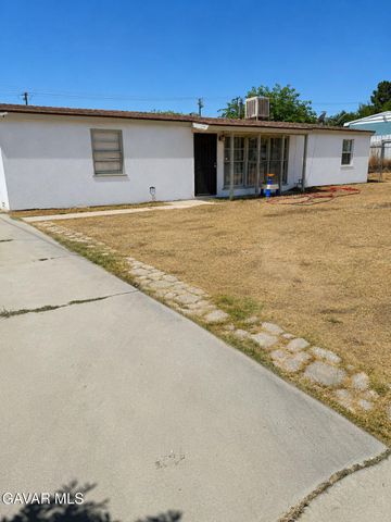 1118 W Ave P-14, Palmdale, CA 93551