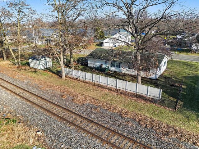 1817 Sunset Drive, Warsaw, IN 46580