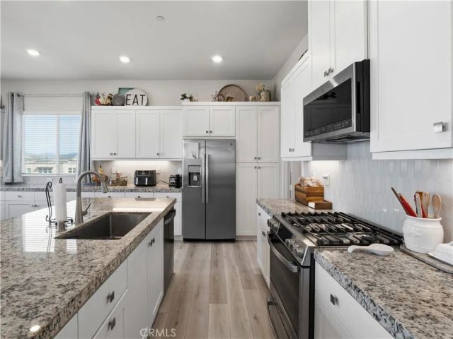 27013 Hummingbird Lane, Valencia, CA 91381