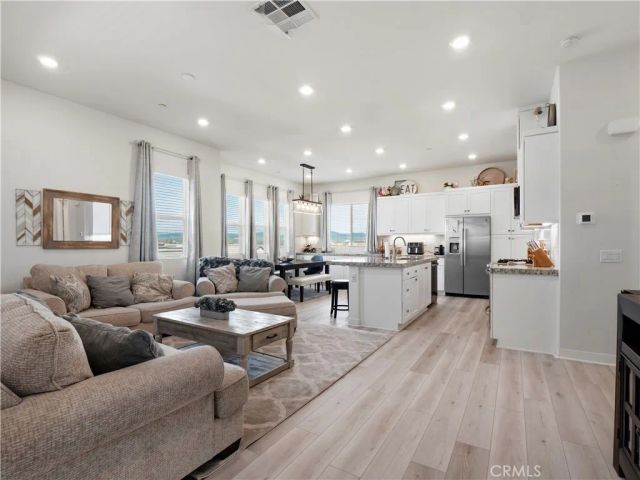 27013 Hummingbird Lane, Valencia, CA 91381