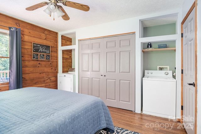 2266 Sugar Mountain Drive, Newland, NC 28657