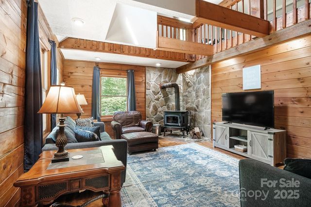 2266 Sugar Mountain Drive, Newland, NC 28657