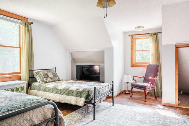 2266 Sugar Mountain Drive, Newland, NC 28657