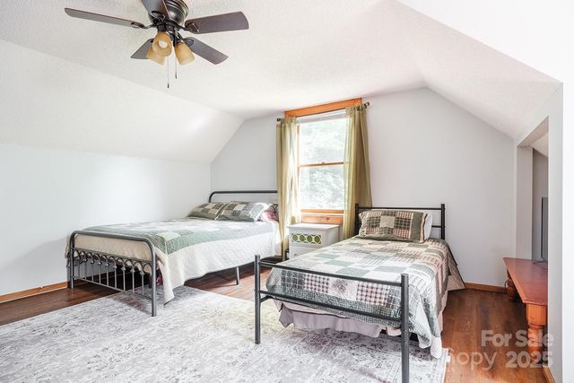 2266 Sugar Mountain Drive, Newland, NC 28657