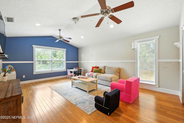 10 QUAIL Lane, Jacksonville Beach, FL 32250