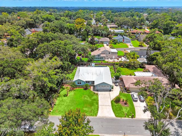 10 QUAIL Lane, Jacksonville Beach, FL 32250