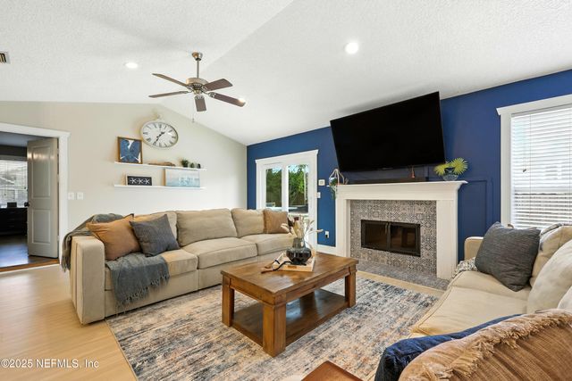 10 QUAIL Lane, Jacksonville Beach, FL 32250