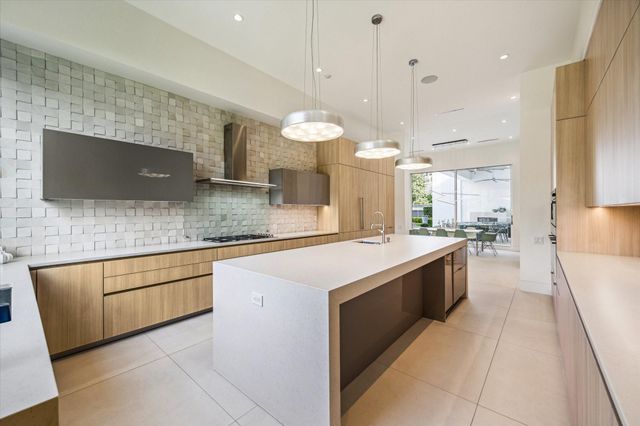 311 Brown Saddle Street, Houston, TX 77057