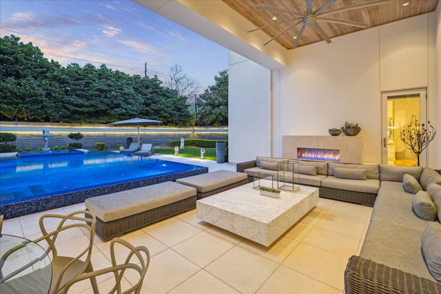 311 Brown Saddle Street, Houston, TX 77057