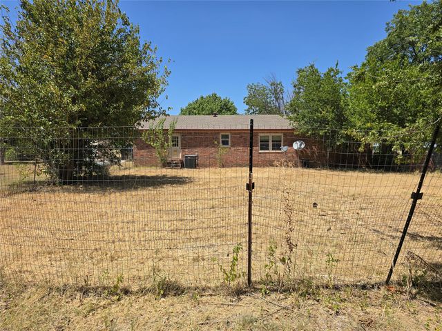 6474 Bear Run Drive, Sanger, TX 76266