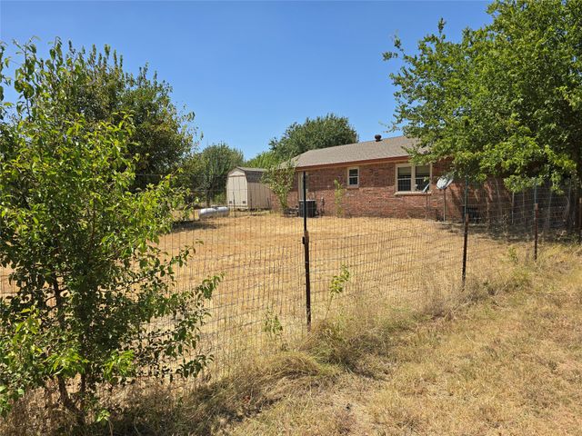 6474 Bear Run Drive, Sanger, TX 76266