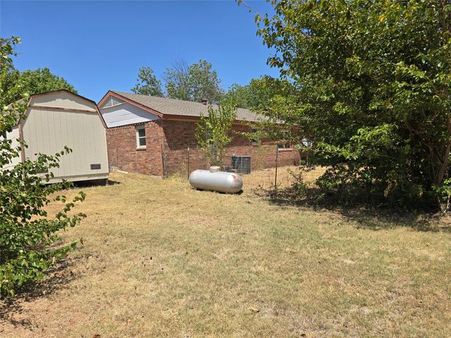 6474 Bear Run Drive, Sanger, TX 76266