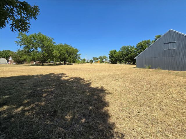 6474 Bear Run Drive, Sanger, TX 76266