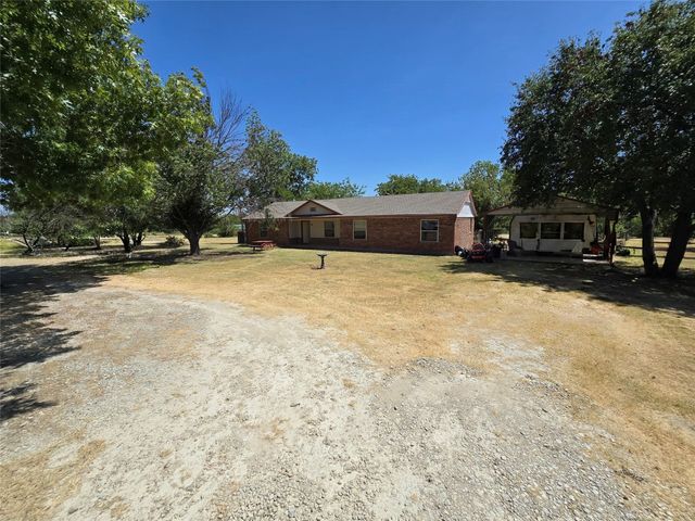6474 Bear Run Drive, Sanger, TX 76266